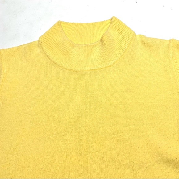 Light Yellow Ribbed Short Sleeves Knit Sweater Size 2 - Picture 5 of 9